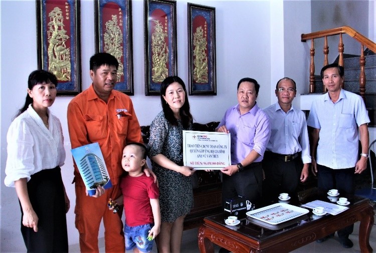 PC Khánh Hòa vận động quyên góp ủng hộ cho gia đình người lao động có con nhỏ bị bệnh hiểm nghèo