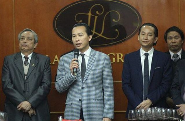 Đầu tháng 7/2018, ông Lê Văn Vọng bất ngờ thoái toàn bộ vốn của mình ở Công ty Lã Vọng, không còn là Tổng giám đốc, người đại diện của doanh nghiệp này. Sau đó 1 tháng, Thanh tra Chính phủ công bố thanh tra toàn diện các dự án của công ty này.