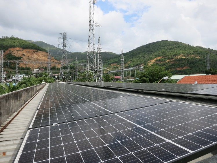 Hệ thống điện mặt trời áp mái phòng điều khiển TBA 220 kV Nha Trang