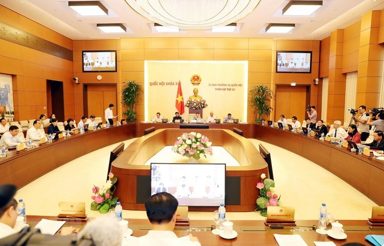 Thủ tướng phân công chuẩn bị Phiên họp thứ 40 của UBTVQH