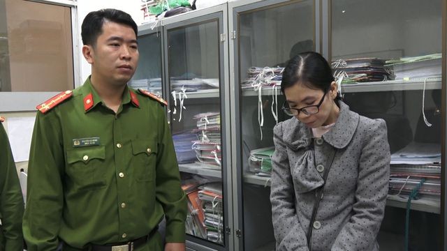 Nguyên kế toán trưởng bệnh viện Đa khoa Sơn Tịnh Đỗ Thị Minh Toàn bị khởi tố về hành vi"Vi phạm quy định về kế toán gây hậu quả nghiêm trọng"