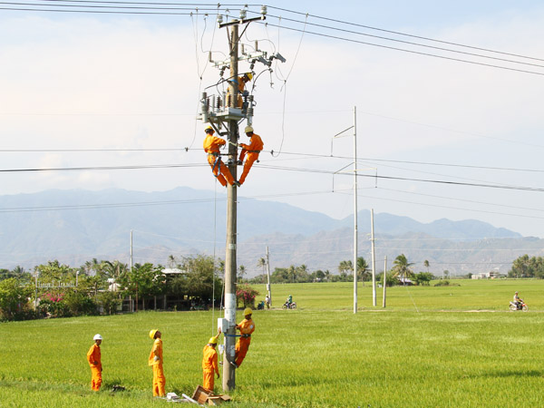 Hệ thống lưới điện nông thôn không ngừng được đầu tư cải tạo, nâng cấp