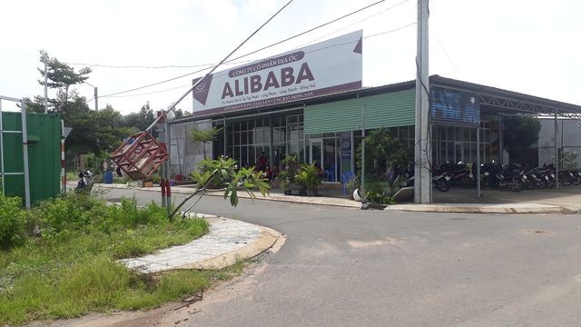 Trụ sở xây dựng trái phép của Công ty Alibaba tại ấp Tập Phước, xã Long Phước, huyện Long Thành khi chưa tháo dỡ