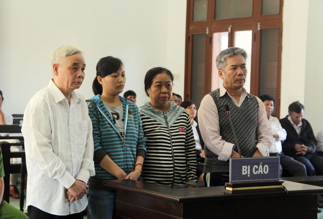 Bốn bị cáo liên quan đến vụ án tham ô tài sản xảy ra tại TAND tỉnh Phú Yên