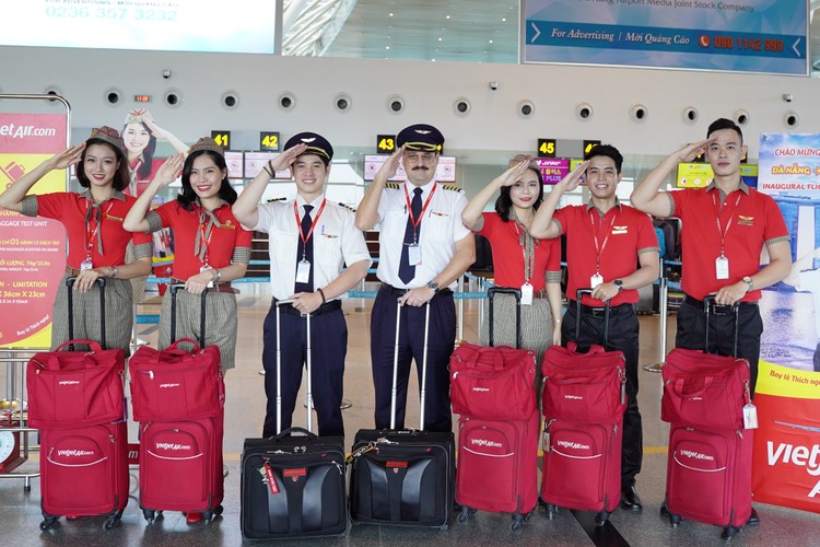 Khách hàng đặt vé máy bay Vietjet sẽ được giảm 50% giá vé cho các chặng bay khắp Việt Nam và quốc tế