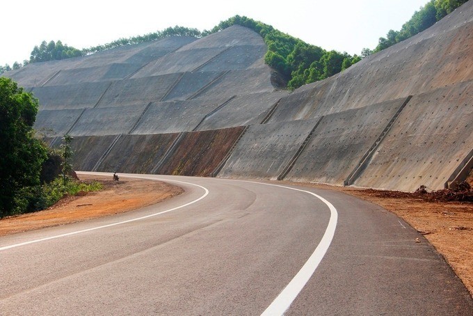 Cao tốc La Sơn - Túy Loan nằm trên tuyến cao tốc Bắc Nam. 