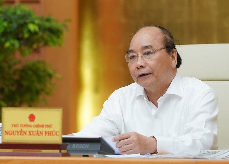 Thủ tướng Nguyễn Xuân Phúc kết luận cuộc họp Thường trực chính phủ chiều 22/4. Ảnh: VGP.