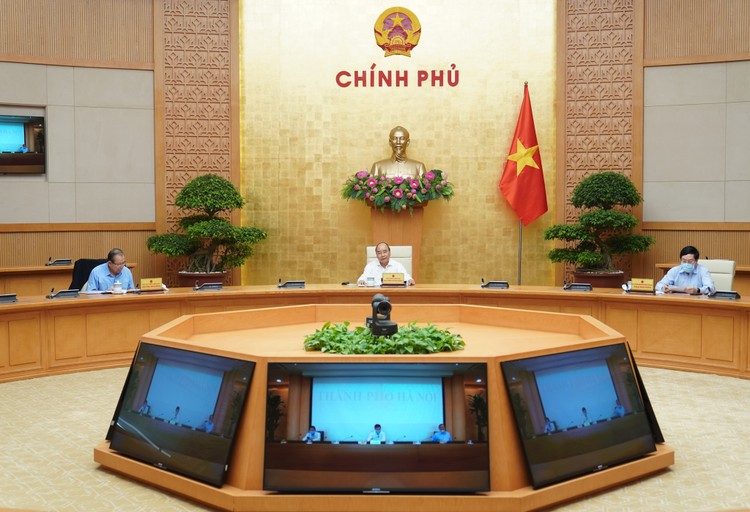 Thủ tướng Nguyễn Xuân Phúc chủ trì cuộc họp Thường trực Chính phủ về phòng, chống dịch COVID-19 diễn ra ngày 20 và 22/4/2020. Ảnh: VGP