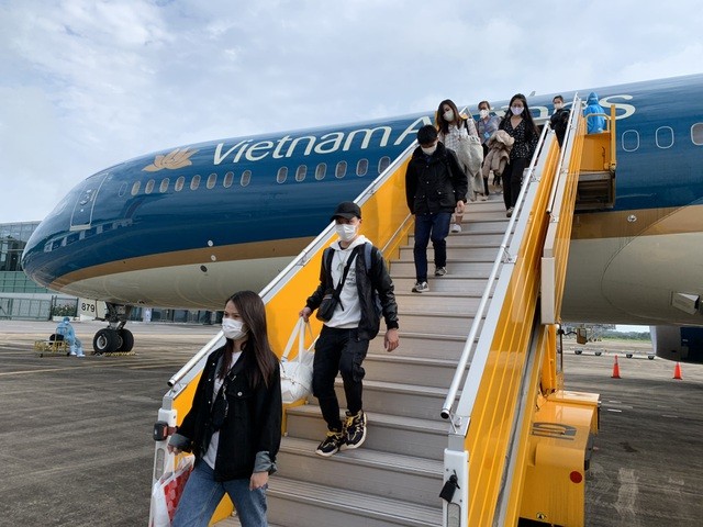 Sân bay Vân Đồn đón gần 5.600 người trở về từ “điểm nóng” Covid-19