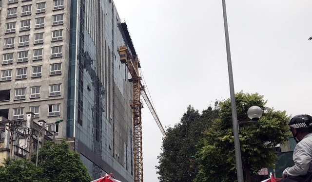 Quận Ba Đình đang thực hiện các bước để phá dỡ tầng 18 tòa nhà 8B Lê Trực