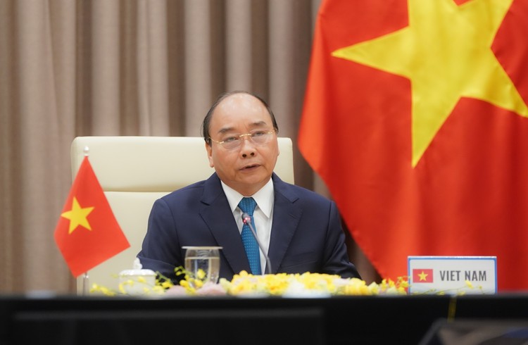 Thủ tướng Nguyễn Xuân Phúc cho rằng hơn bao giờ hết, các nước cần tăng cường đoàn kết quốc tế, huy động các nguồn lực, ứng phó hiệu quả với đại dịch COVID-19. Ảnh: VGP