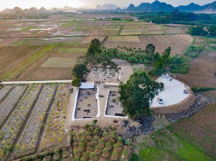 Toàn cảnh bãi cọc Cao Quỳ, xã Liên Khê, huyện Thủy Nguyên được khai quật cuối năm 2019