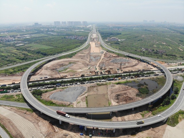 Một nút giao kết nối đường vành đai với cao tốc Hà Nội - Hải Phòng