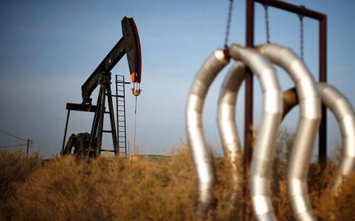 Một mỏ dầu ở Bakersfield, California, Mỹ - Ảnh: Reuters.