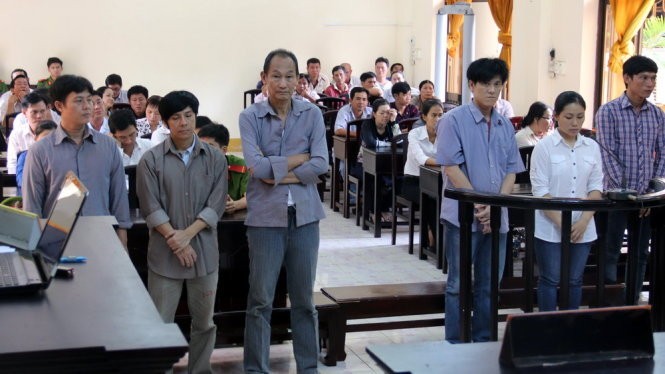 Nhóm doanh nghiệp, cá nhân tham gia lập hồ sơ khống để chiếm đoạt 110 tỉ đồng tiền hoàn thuế đã bị TAND tỉnh Kiên Giang xét xử tháng 9-2015