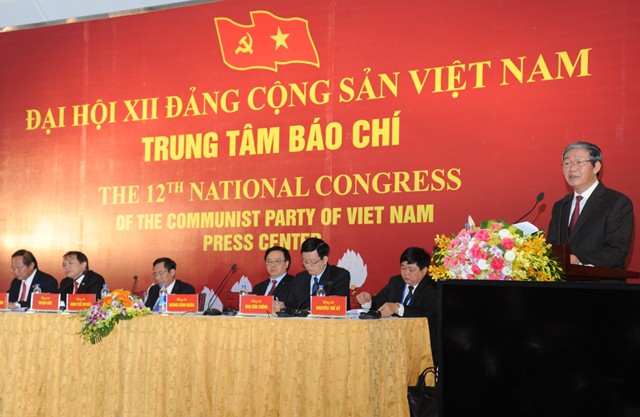 Ông Đinh Thế Huynh, Trưởng ban Tuyên giáo Trung Ương phát biểu tại buổi họp báo thông báo về Đại hội Đảng Cộng sản Việt Nam lần thứ XII. Ảnh: st
