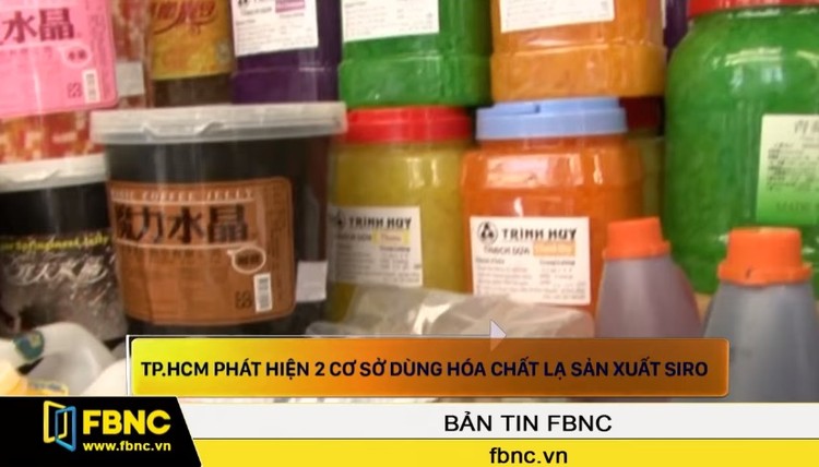 TP.HCM: Phát hiện 2 cơ sở dùng hóa chất lạ sản xuất siro