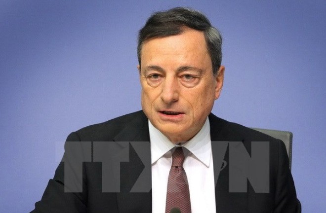 Chủ tịch ECB Mario Draghi phát biểu trong một cuộc họp báo sau phiên họp Hội đồng thống đốc ở Frankfurt am Main, miền tây nước Đức ngày 21/1. (Nguồn: AFP/TTXVN)