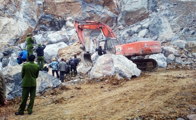 Hiện trường vụ sạt lở mỏ đá ở xã Yên Lâm, huyện Yên Định (Thanh Hóa) làm 8 người chết - Ảnh: Hà Đồng.