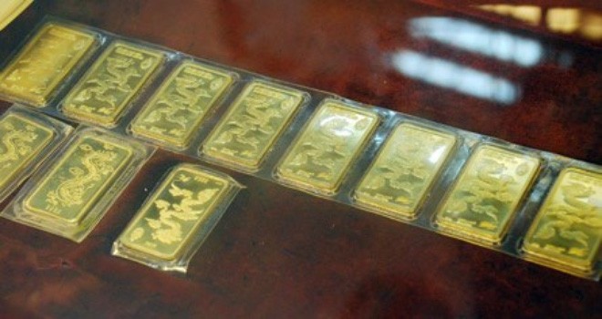Giá vàng quay đầu giảm 800 nghìn đồng/lượng