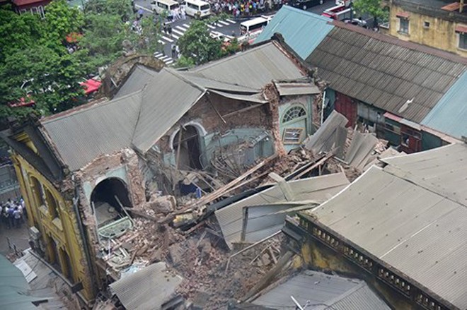 Vụ nhà cổ bị sập trên phố Trần Hưng Đạo tháng 9/2015