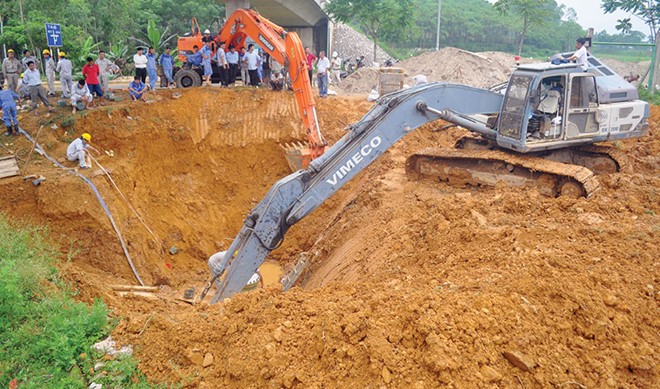 Từ đầu năm 2012 đến tháng 9/2015, tuyến ống nước sông Đà bị vỡ 14 lần, 18 ống bị phá hủy
