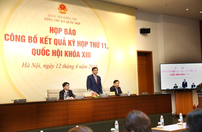 Tổng thư ký Quốc hội Nguyễn Hạnh Phúc chủ trì họp báo công bố kết quả Kỳ họp thứ 11. Ảnh: Lê Tiên