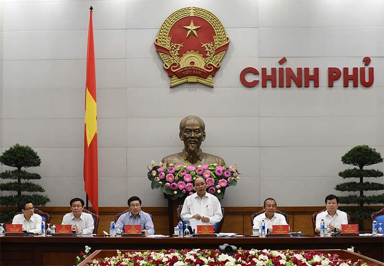 Thủ tướng Chính phủ Nguyễn Xuân Phúc chủ trì họp thường trực Chính phủ sáng 25.4.2016