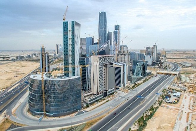 Saudi Arabia sẽ tăng doanh thu phi dầu mỏ lên gấp 6 trong 15 năm tới. Ảnh: The National