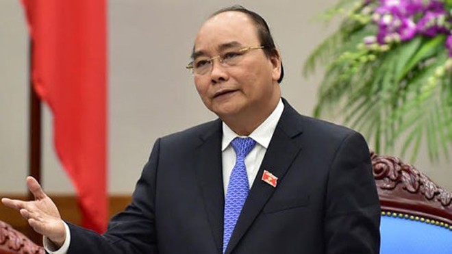 Thủ tướng Nguyễn Xuân Phúc nhấn mạnh, Chủ tịch các tỉnh thành sẽ phải chịu trách nhiệm nếu để xảy ra tình trạng công chức nhũng nhiễu, phiền hà cho doanh nghiệp.