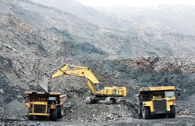 Ngành than: Tồn kho gần 10 triệu tấn, DN vẫn nhập khẩu