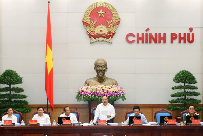 Thủ tướng Nguyễn Xuân Phúc nhấn mạnh tinh thần không sao chép y nguyên thông tư cũ, điều kiện cũ sang nghị định mới. Ảnh: Quang Hiếu