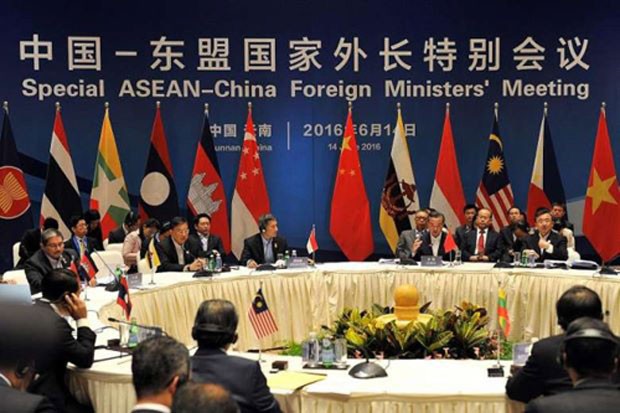 Các ngoại trưởng ASEAN tham dự hội nghị đặc biệt với Trung Quốc tại Côn Minh hồi tháng 6. Ảnh:AFP