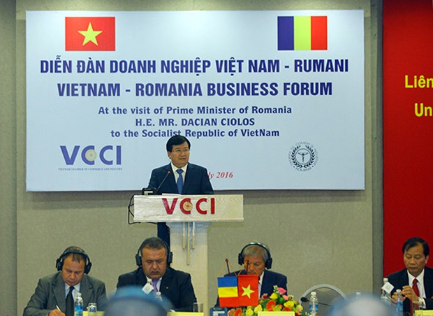 Phó Thủ tướng Trịnh Đình Dũng phát biểu tại Diễn đàn. Nguồn: Diễn đàn Doanh nghiệp