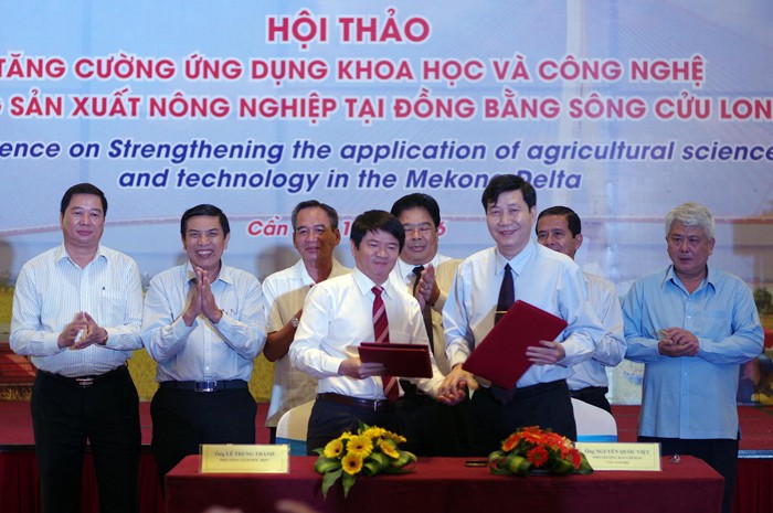 PTGĐ BIDV Lê Trung Thành ký kết tài trợ