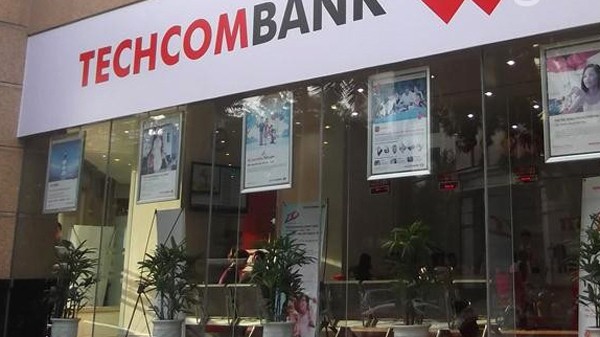 Từng là nhân viên của Techcombank, Nguyễn Anh Tuấn đã giả chữ viết người khác, chiếm đoạt tiền của Techcombank, HSBC, Citibank và SHINHAN