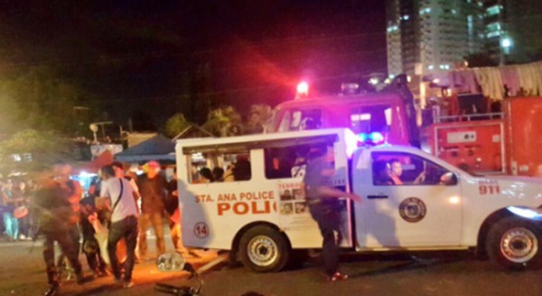 Xe cảnh sát tại hiện trường vụ nổ chợ đêm. Ảnh: Twitter