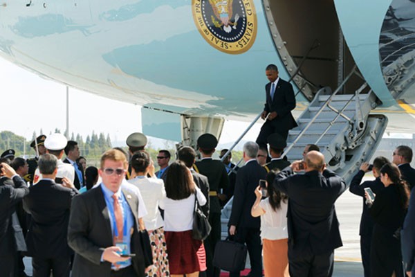 Tổng thống Obama đến sân bay Hàng Châu hôm qua.Ảnh:Reuters