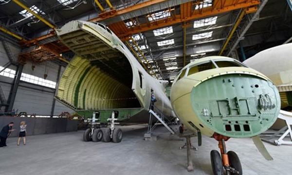 Một phần khung máy bay AN-225 Mriya tại nhà máy sản xuất phi cơ của công ty Antonov ở Ukraine. Ảnh: AFP