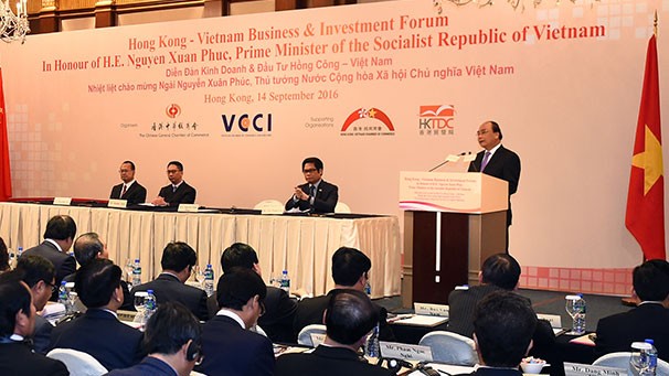 Thủ tướng Nguyễn Xuân Phúc mong muốn Hong Kong sẽ là thị trường thuận lợi để huy động các khoản tín dụng cho đầu tư kết cấu hạ tầng của Việt Nam. Ảnh: Nguyễn Thủy