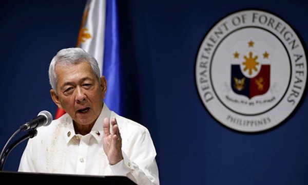 Ngoại trưởng Philipines bảo vệ quan điểm của nước này tại một trung tâm nghiên cứu ở Washington, Mỹ. Ảnh: Reuters