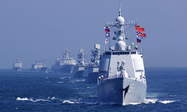 Tàu chiến Nga tham gia cuộc tập trận chung với hải quân Trung Quốc. Ảnh:News.cn