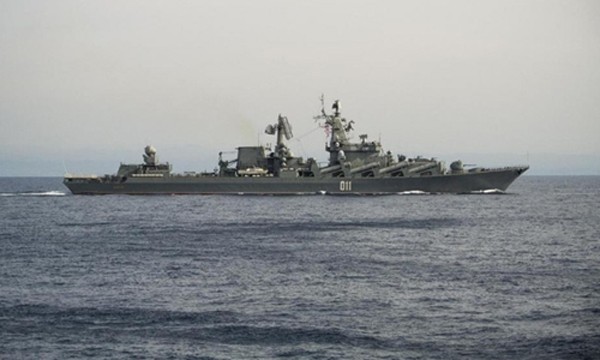 Soái hạm Varyag của hải quân Nga. Ảnh: AP