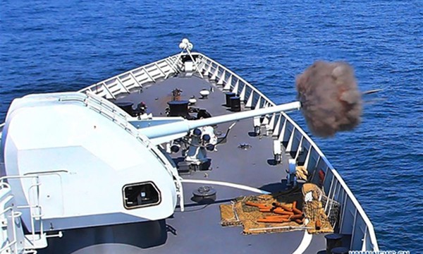 Tàu Trung Quốc tham gia tập trận chiếm đảo. Ảnh:News.cn