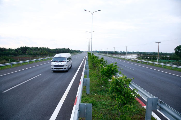 Các tuyến đường vành đai, cao tốc sẽ được ưu tiên đầu tư nhằm tăng kết nối giao thông đường bộ Vùng kinh tế trọng điểm phía Nam. Ảnh: Lê Tiên