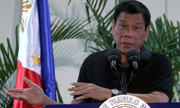 Tổng thống Philippines Rodrigo Duterte phát biểu tại thành phố Davao ngày 30/9. Ảnh: Reuters.