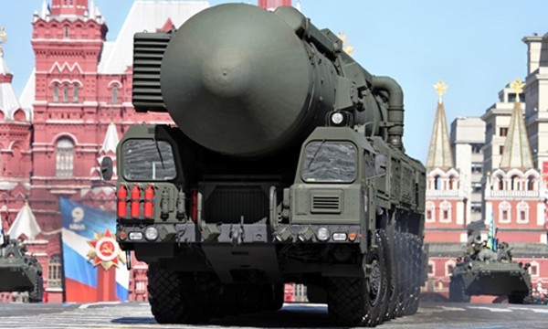 Tên lửa đạn đạo mang đầu đạn hạt nhân Nga trong lễ duyệt binh tại Quảng trường Đỏ. Ảnh: National Interest.