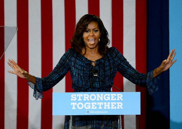 Đệ nhất phu nhân nước Mỹ Michelle Obama vận động tranh cử cho Hillary Clinton ở Đại học Pittsburgh, bang Pennsylvania. Ảnh: Post-Gazette