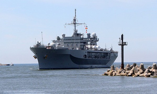 Soái hạm hạm đội 6 của Mỹ, tàu USS Mount Whitney. Ảnh: Sputnik