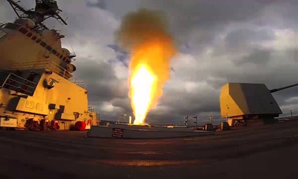 Tàu USS Mason phóng tên lửa SM-2 trong cuộc tập trận hồi tháng 3. Ảnh: US Navy.